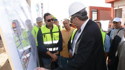 محافظ الغربية يتفقد محطة معالجة كفر الساحل