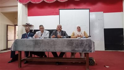 مدير تعليم الفيوم يواصل اجتماعاته مع مديرى المدارس  بالادارات التعليمية