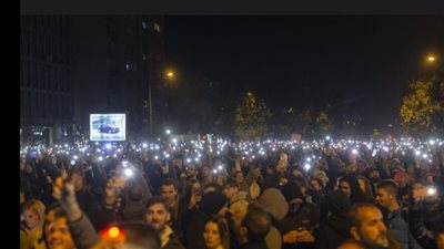 احتجاجات في صربيا بعد حادث انهيار مبنى محطة القطارات 