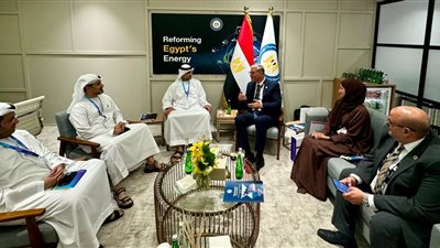 وزير البترول يبحث مع «مبادلة» الإماراتية فرص زيادة حجم الاستثمارات