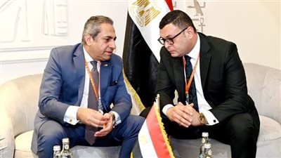 وزير الإسكان ورئيس 