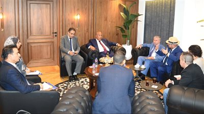 تجارية القاهرة تستقبل وزير حكومة موسكو لبحث تعزيز التعاون الاقتصادي