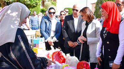 محافظ البحيرة تفتتح معرض بداية لتنمية الأسرة بدمنهور