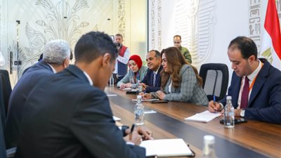 وزيرة التنمية المحلية تلتقي سكرتير عام منظمة المدن والحكومات المحلية المتحدة الإفريقية 