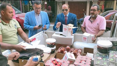 ضبط ربع طن سلع غذائية منتهية الصلاحية بمخزن غير مرخص في الأقصر 