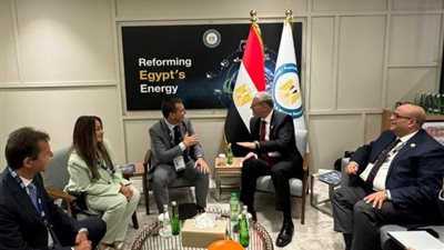 مصر تبحث مع 