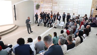 وزيرة التنمية المحلية تشهد جلسة 