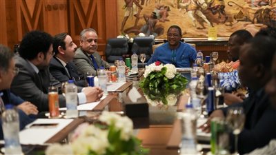 وزير خارجية بوركينا فاسو يجتمع مع ممثلي جمعية رجال الأعمال المصريين الأفارقة