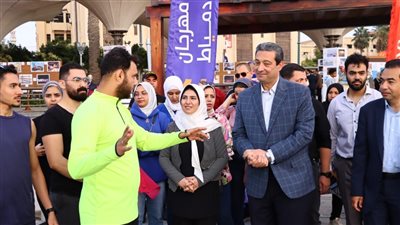 محافظ دمياط يتفقد أنشطة لرياضة الكاياك من مرسى كوبرى دمياط التاريخى ضمن فاعليات المهرجان