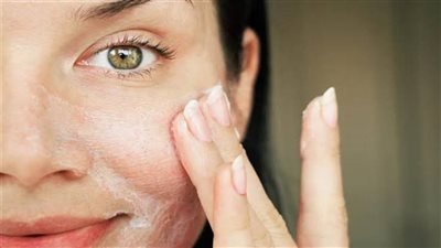 الأسباب الشائعة لجفاف البشرة في فصل الشتاء وكيفية معالجتها