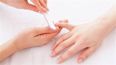 تأثير التغذية على صحة الأظافر وقوتها