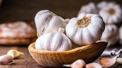 تناول الثوم يوميًا ودوره في مكافحة الأمراض