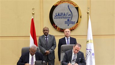 الوزير يشهد توقيع مذكرة تفاهم بين القابضة للنقل البحري وهيئة الموانئ بجيبوتي