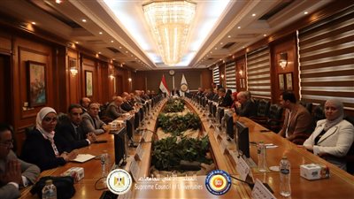 وضع برامج توعية بيئية في الجامعات الحكومية 