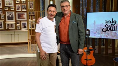 مصطفي قمر: متأثر جدًا بأمي وقريب منها في طباعي