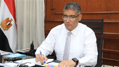 محافظ الجيزة يعتمد حركة تنقلات وتكليفًا لنواب رؤساء 7 أحياء 
