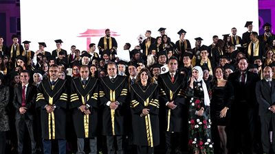 الجامعة المصرية الصينية تحتفل بتخريج دفعتين من كليتي الهندسة والاقتصاد
