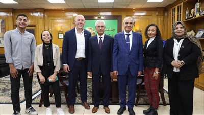 رئيس جامعة المنيا يستقبل الملحق الثقافي للسفارة الأمريكية لتعزيز برامج التبادل الثقافي 