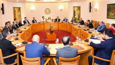 وزير الخارجية يجتمع بقيادات وأعضاء القطاع الأوروبي