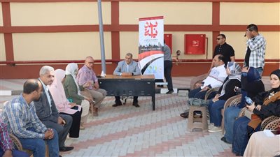 رئيس مياه الفيوم يتلقى العاملين بمحطات الصرف الصحي بمركز اطسا