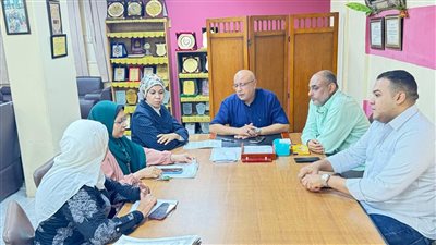 وكيل وزارة الصحة بقنا يجتمع بمديري المستشفيات ومُنسقي الطوارئ