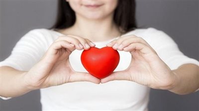 الرنجة وزيت بذور الكتان والشوكولاتة.. منتجات مفيدة لصحة القلب