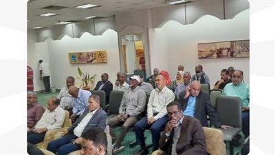 وزارة العمل تنظم ندوة 