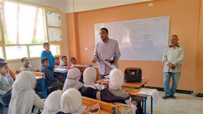  شرح درس علوم للإعدادية ... مدير تعليم قوص يفاجىء مدارس المسيد