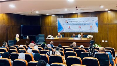 مناقشة رسائل علمية في مجمع الفنون جامعة حلوان 