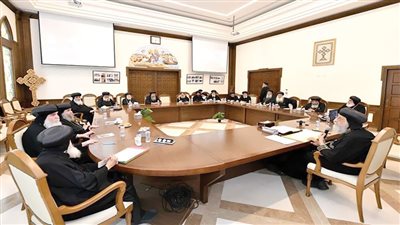 توصيات المجمع المقدس أطفأت لهب «الأزمة» وأثارت دخان «الغموض»!