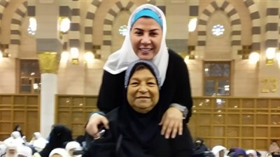 وفاة والدة الإعلامية مفيدة شيحة.. سهير جودة تنعيها