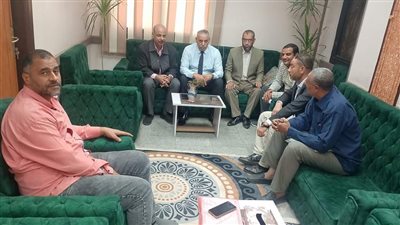 إجتماع لإزالة السلبيات وتقويم الأداء بمدارس جرجا