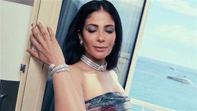 تكريم النجمة منى زكي في مهرجان البحر الأحمر السينمائي الدولي.. 