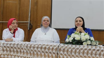 آداب عين شمس تعقد ندوة توعوية للتشجيع على التبرع المنتظم الدم 