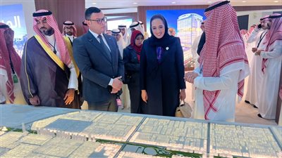 وزير الإسكان يعرض الفرص الاستثمارية بالمدن الجديدة بمعرض سيتى سكيب