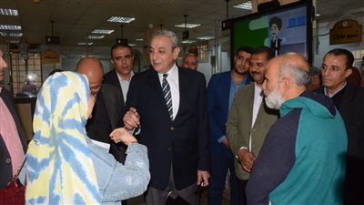  محافظ الغربية يستمع لشكاوى ومطالب أهالي المحلة الكبرى