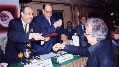 الليلة.. توقيع الأعمال الكاملة للشاعر عبد الله باشراحيل 