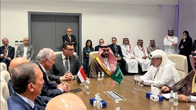 وزير الإسكان يعقد عدة اجتماعات مع ممثلي مجلس الأعمال السعودي المصري 