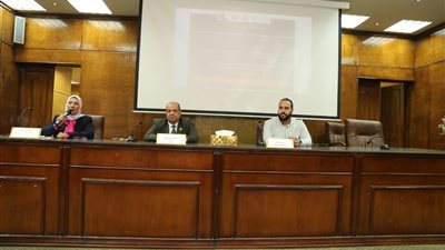 مبادرة التحول الرقمي فى ندوة بكلية الخدمة الاجتماعية بالفيوم