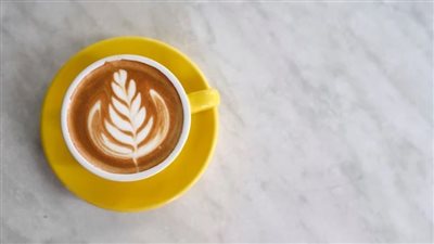 دراسة: الكافيين الموجود في الشاي والقهوة غير ضار بالصحة