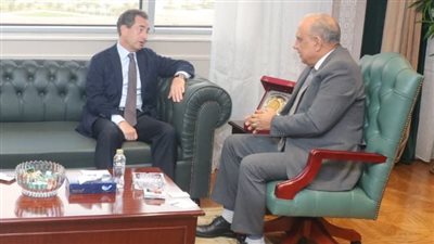 وزير الكهرباء يستقبل سفير فرنسا بالقاهرة لبحث سبل دعم وتعزيز فرص التعاون 