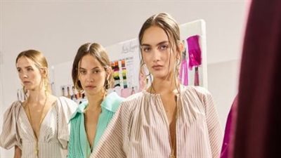 أسابيع الموضة لربيع وصيف 2025 نافذة مستقبل المرأة العصرية 