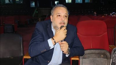 تامر عبدالمنعم يشرف على البروفات النهائية لحفل الخميس