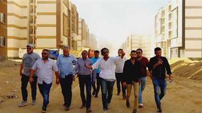 الإسكان: جارٍ تنفيذ أعمال الكهرباء والطرق لـ7080 وحدة بسكن موظفي العاصمة