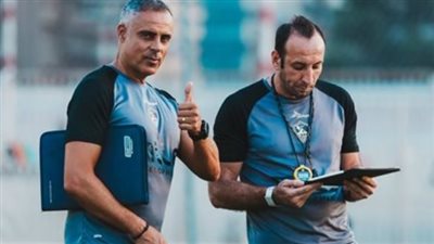 جلسة بين جوميز وأحمد مجدي على هامش مران الزمالك