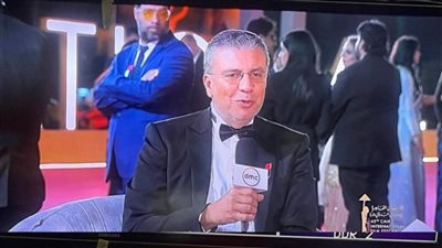 عمرو الليثي يدعم فلسطين في افتتاح مهرجان القاهرة السينمائي