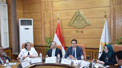 إطلاق تطبيق رابط لميكنة المخاطبات والمراسلات الإدارية بين قطاعات جامعة بنها