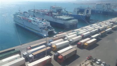 تداول 13 ألف طن 779 شاحنة بضائع بموانئ البحر الأحمر