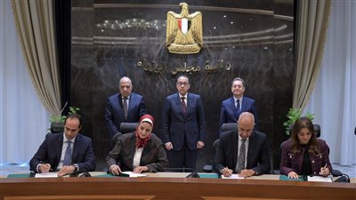 رئيس الوزراء يشهد توقيع مذكرتي تفاهم لإنتاج الكهرباء من الطاقات الجديدة