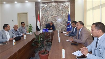 محافظ السويس يبحث الاستعداد لبدء العمل بمنظومة التأمين الصحي الشامل